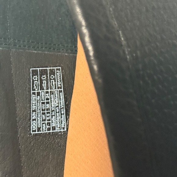 UGG Flores - Picture 3 of 4